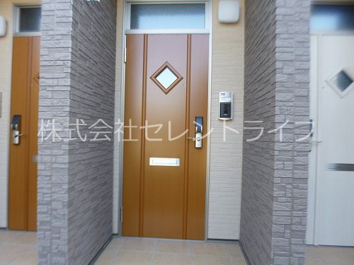 つくばエクスプレス つくば駅 バス乗車時間：25分 最寄りバス停で下車 徒歩2分 2階建 築10年の外観写真