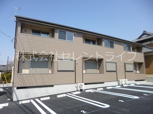 つくばエクスプレス つくば駅 バス乗車時間：25分 最寄りバス停で下車 徒歩2分 築10年