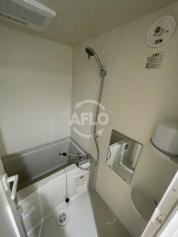 バス・シャワールーム　Luce Shinfukushima(ルーチェ新福島)　浴室