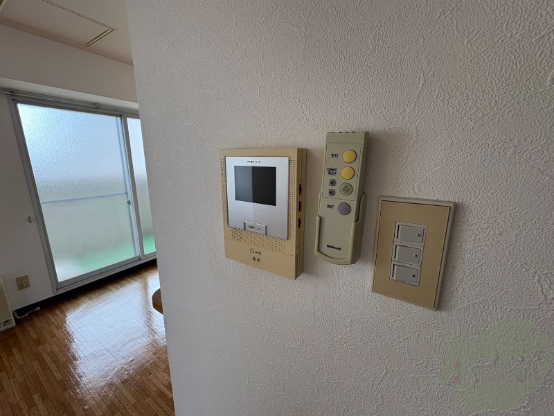 その他設備　ＴＶモニター付インターホンです。来客者の顔が見えるので安心！