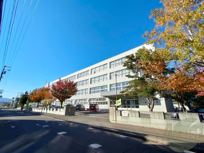 小学校　札幌市立元町北小学校（小学校）まで221m