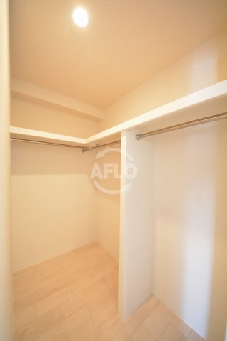 収納　プレサンス上町台リベルテ　ウォークインクローゼット