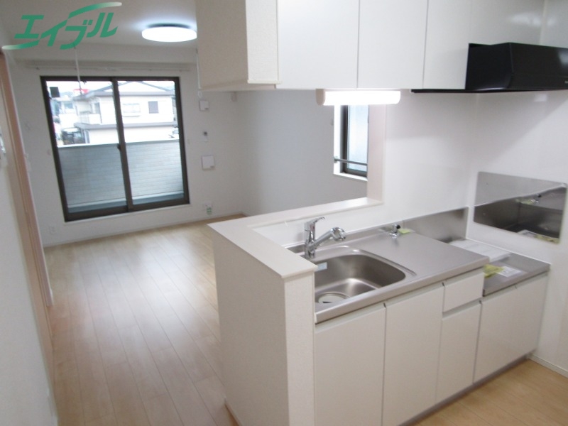 キッチン　反転タイプ参考写真