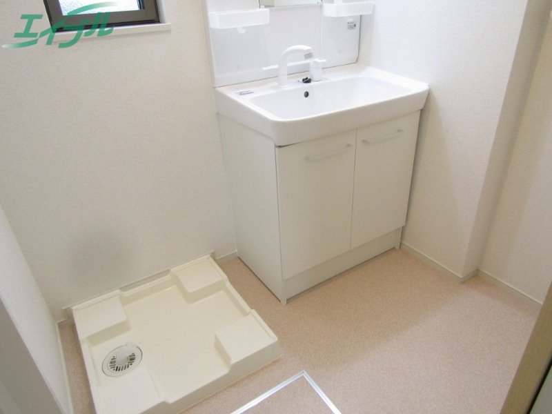 洗面設備　反転タイプ参考写真