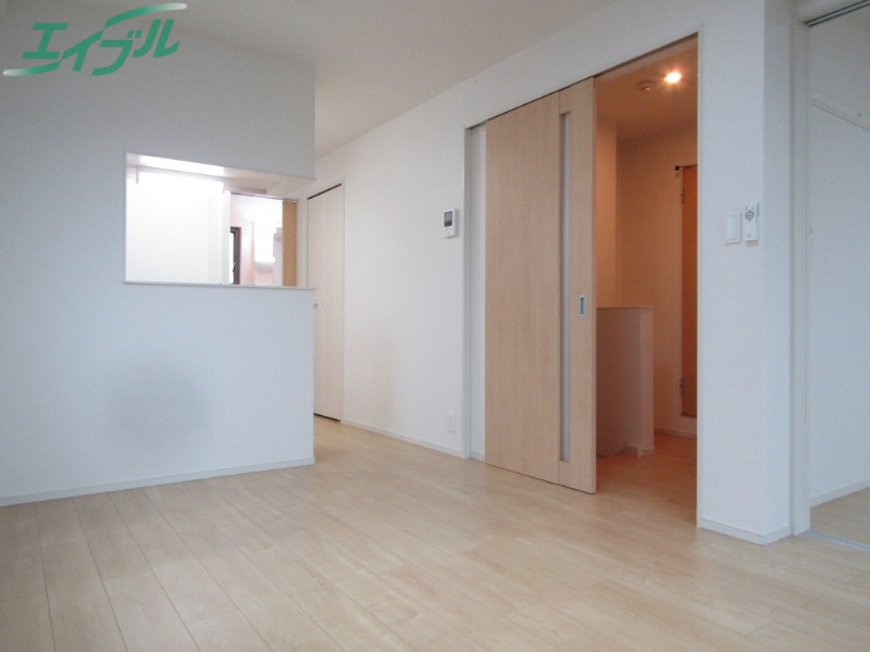 居室・リビング　反転タイプ参考写真