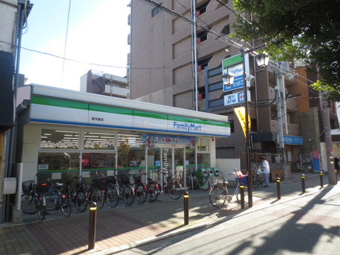 コンビニ　コンビニ（コンビニ）まで228m