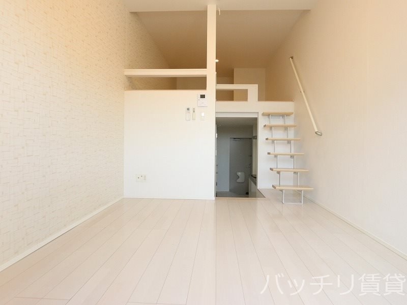 居室・リビング　同型タイプの為、現状を優先致します。