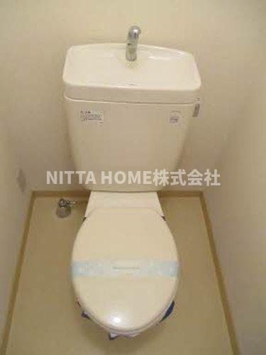 トイレ　暖房洗浄付きのトイレになります◇