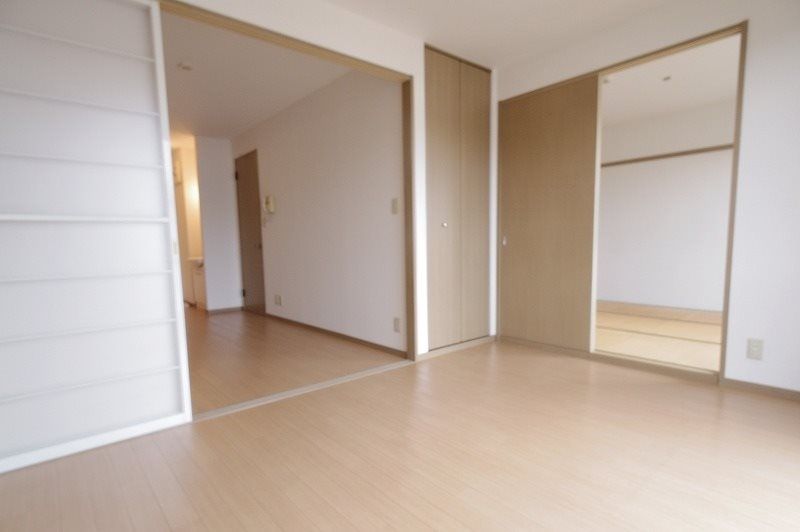 居室・リビング　同仕様部屋