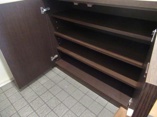 収納　シューズボックス