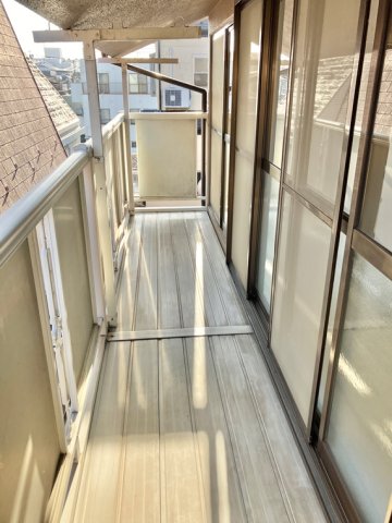 バルコニー　お洗濯にも便利なバルコニー付き