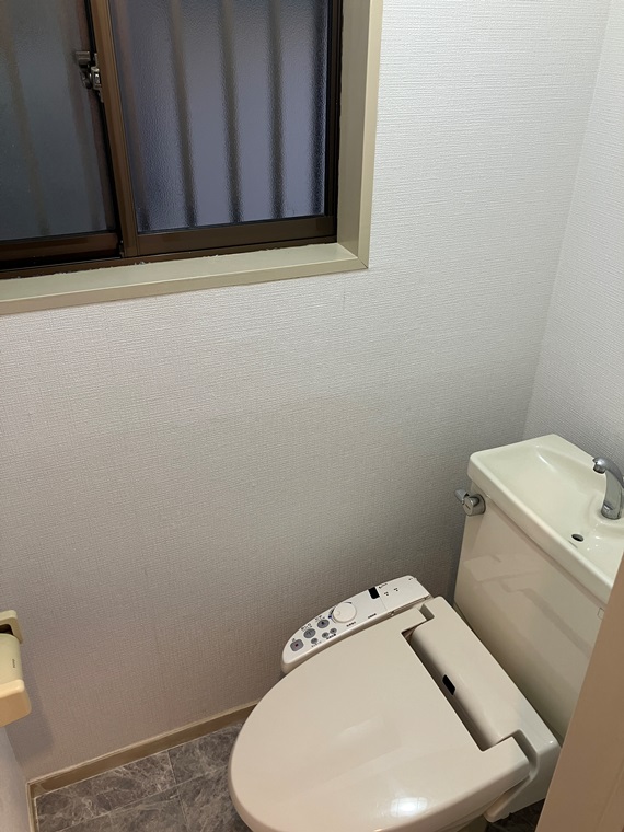 トイレ　落ち着いたトイレです