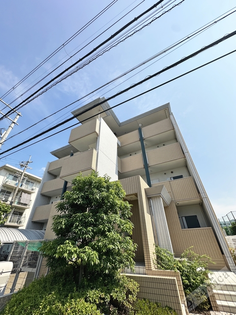 建物外観　鉄筋コンクリート造・ガッチリとした建物です♪