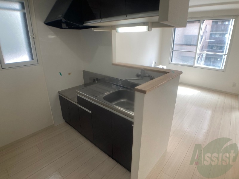 キッチン　リビングが見渡せる対面キッチンになってます。