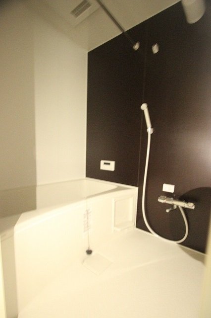 バス・シャワールーム　同物件別号室のものです。