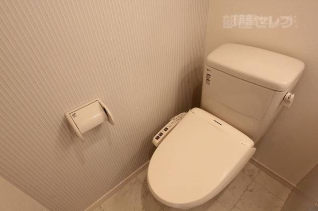 トイレ　同タイプの部屋の写真使用