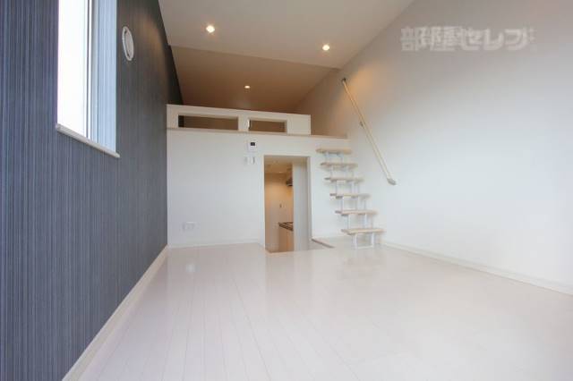 居室・リビング　同タイプの部屋の写真使用