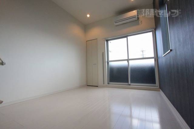 居室・リビング　同タイプの部屋の写真使用