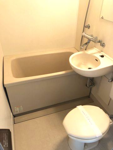 バス・シャワールーム　お掃除のしやすい３点ユニット