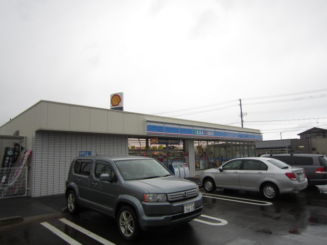 コンビニ　（コンビニ）まで600m