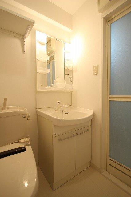 洗面設備　同物件別号室のものです。