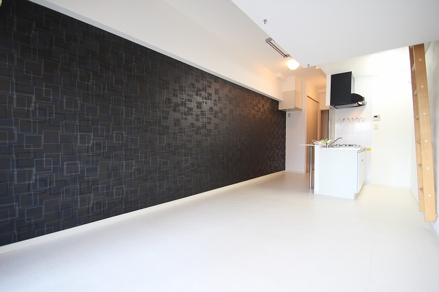 居室・リビング　同物件別号室のものです。