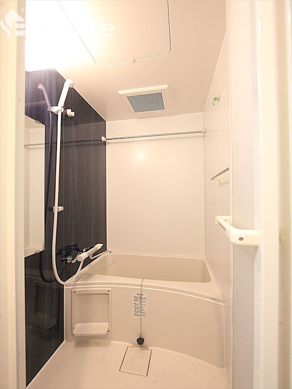 バス・シャワールーム　バスルーム