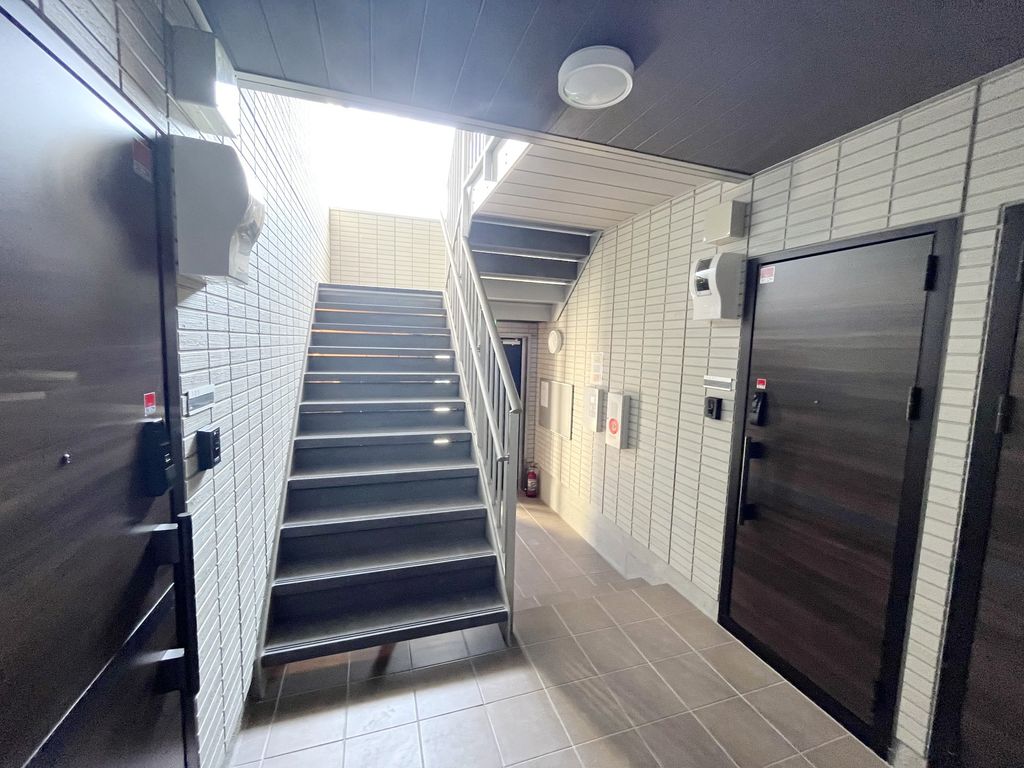 エントランス　エントランス