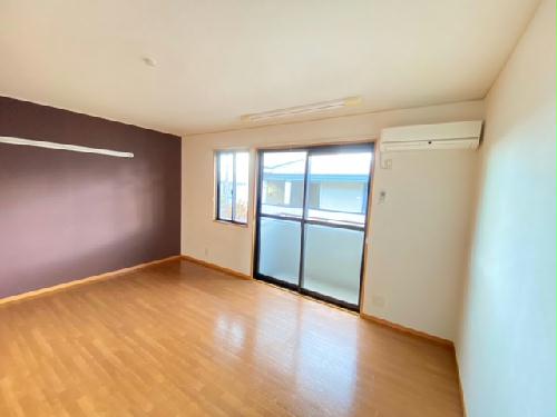 居室・リビング　壁紙は現況と異なる場合がございます。