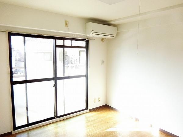 その他部屋・スペース　明るい洋室！