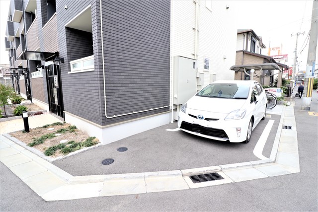 駐車場　敷地内駐車場