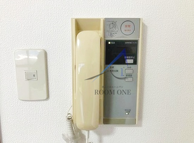 セキュリティ　モニター付きインターホンです。