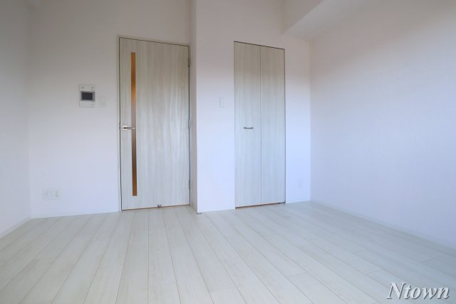 居室・リビング　こちらの居間で趣味の時間をお楽しみください