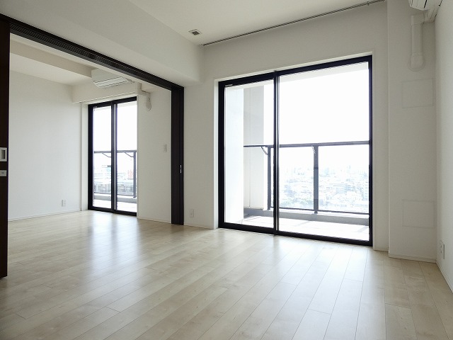 居室・リビング　内観1