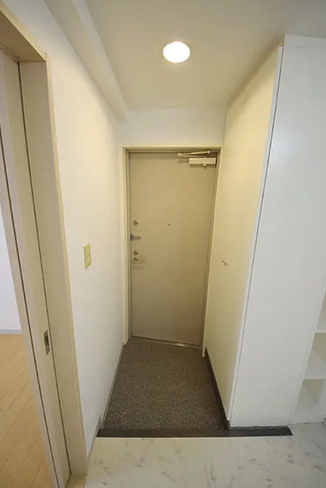 玄関　※別部屋の参考写真です。