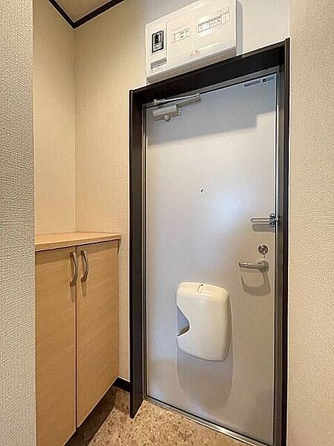 玄関　（別タイプ参考写真）メゾン　エスポワール　荒川区東尾久４
