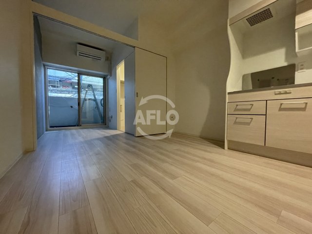 居室・リビング　セレニテ難波リアン　リビング