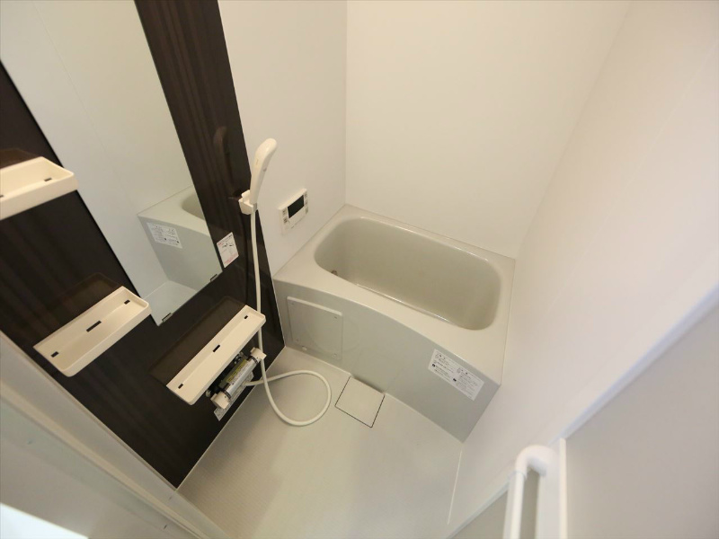 バス・シャワールーム　オートバス機能・追い焚き付お風呂