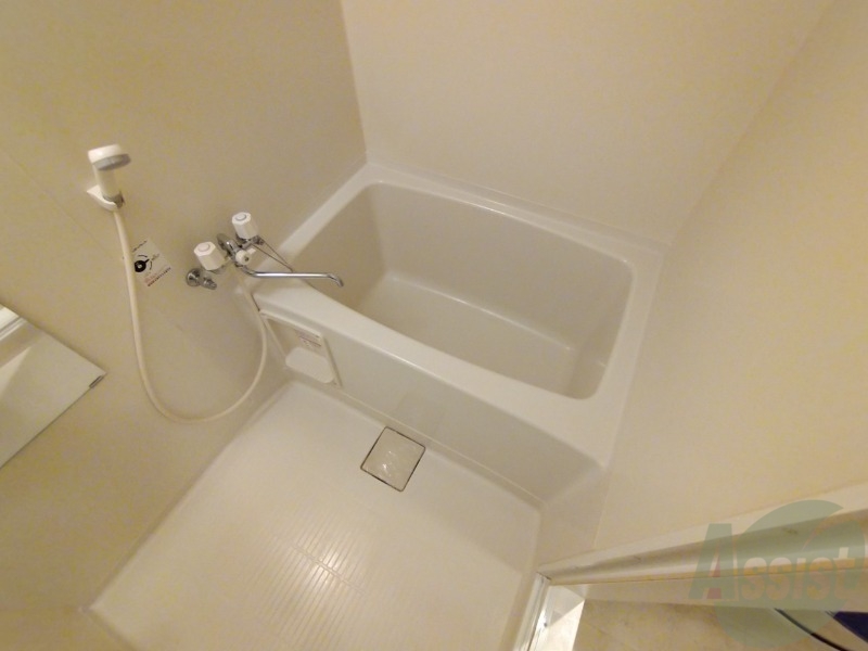 バス・シャワールーム　お風呂です。ゆっくりお風呂につかるのも体に良いですね！