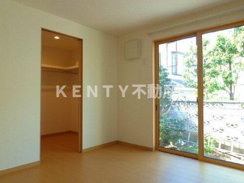 その他部屋・スペース　使い勝手のいい寝室です