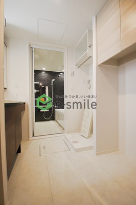 洗面設備　脱衣スペースもあります