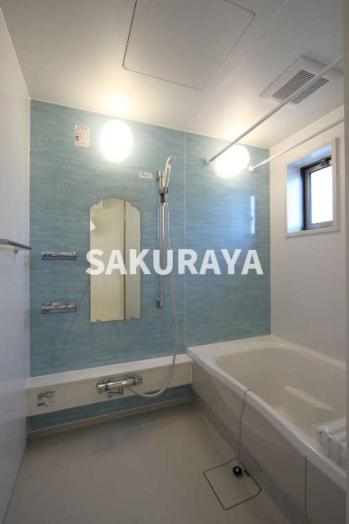 バス・シャワールーム　2012年撮影。現況と異なる場合がございます。