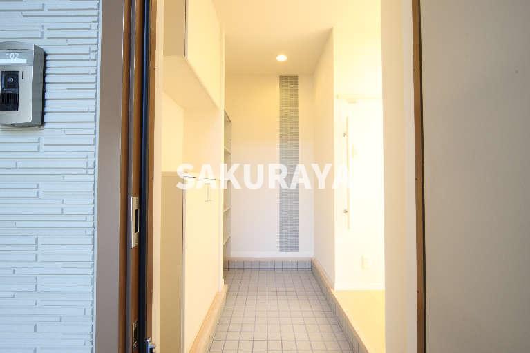 玄関　2012年撮影。現況と異なる場合がございます。