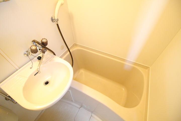 バス・シャワールーム　日々の暮らしに欠かせないお風呂です