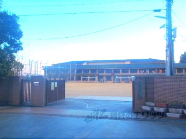 中学校　西賀茂中学校（中学校）まで640m