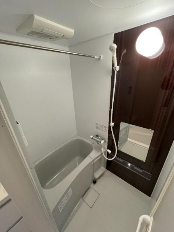 バス・シャワールーム　浴室乾燥機付きのお風呂です♪同シリーズ物件の写真になります