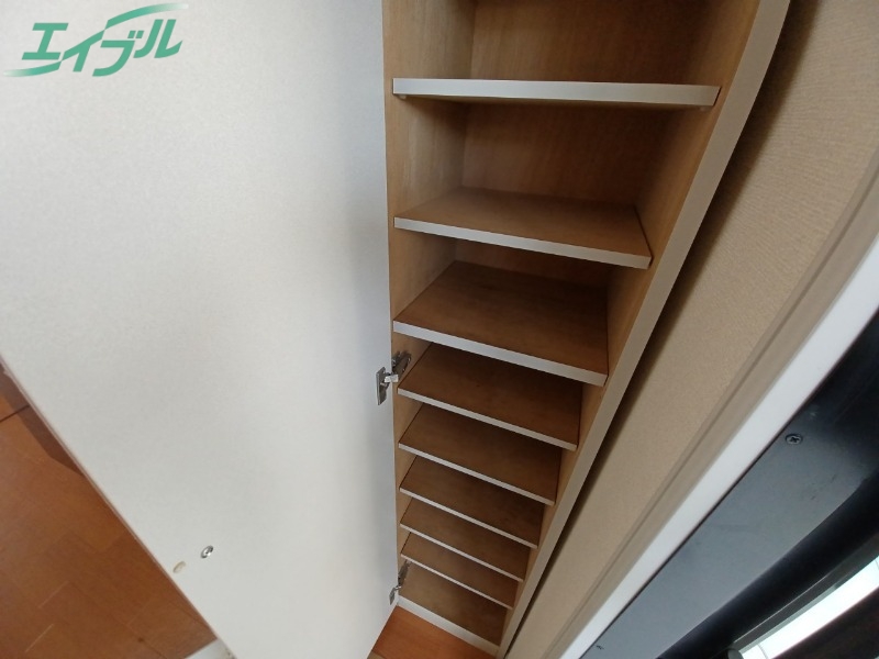 収納　同型参考写真