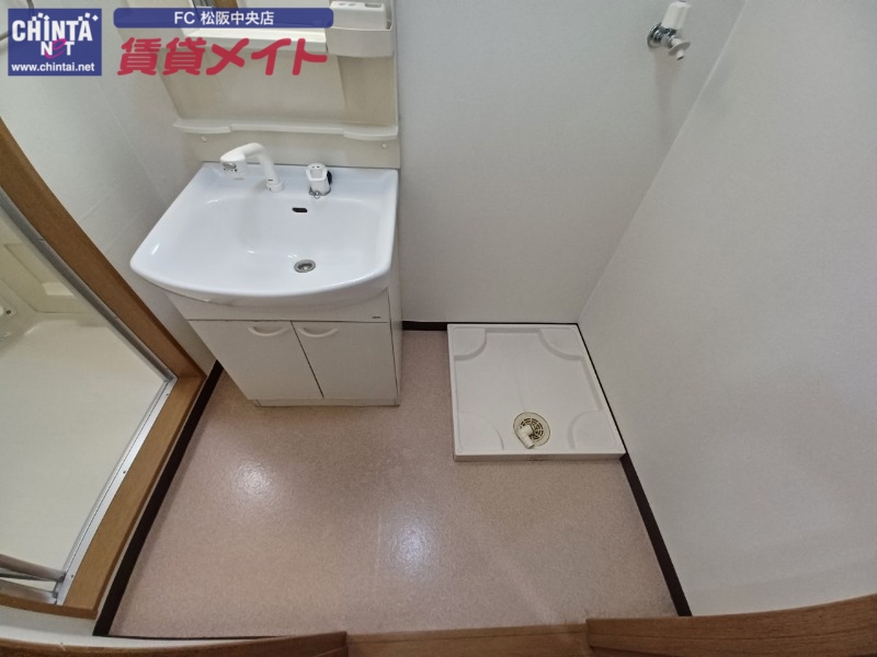 洗面設備　同型参考写真