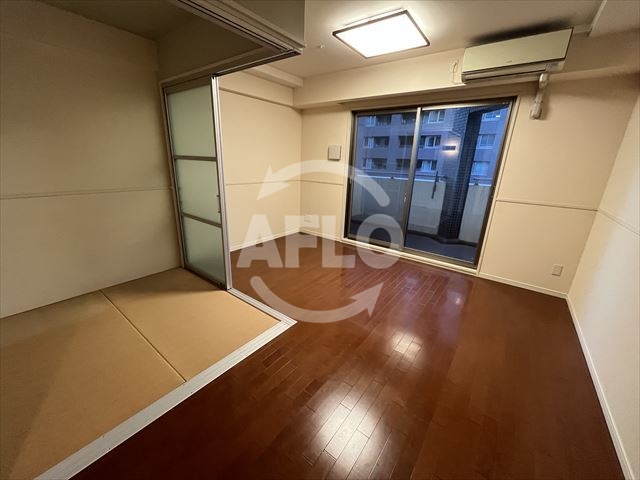 居室・リビング　ロイヤルパークス桃坂　居間・リビング