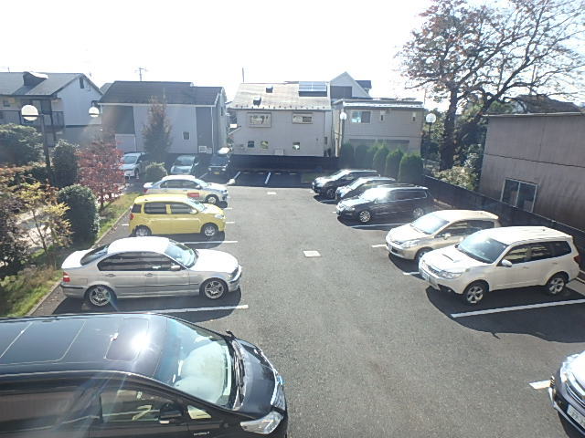 駐車場　★敷地内駐車場★（空き状況・使用料等詳細はご確認下さい）